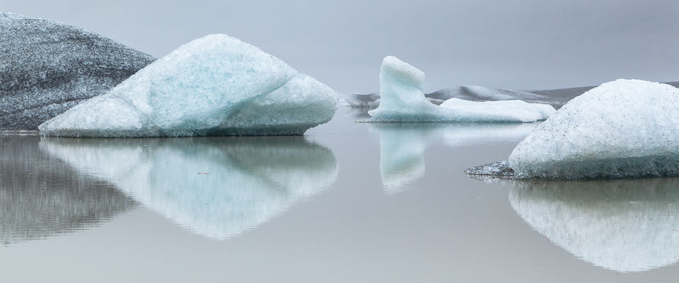 Icebergs drifting in Heinabergslón