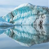 Icebergs adrift in the Jökulsárlón